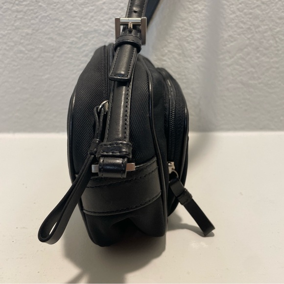 Coach Black Shoulder Bag with Front Zip Pocket - Picture 6 of 11